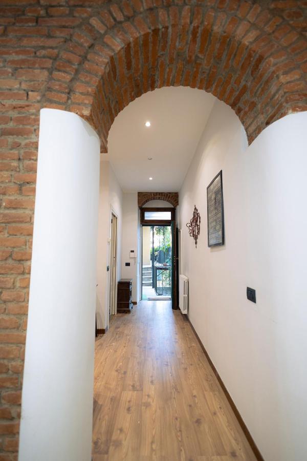The Red Bricks Home - San Babila Area Milano Ngoại thất bức ảnh